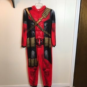 MARVEL DEADPOOL HOODED FOOTLESS ZIP-UP PAJAMAS